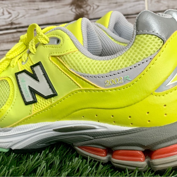 New Balance 2002R low-top sneakers (nwob) - Picture 7 of 7